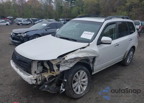 2011 Subaru Forester 2.5X Premium z USA, uszkodzony, nr VIN JF2SHADCOBH715216